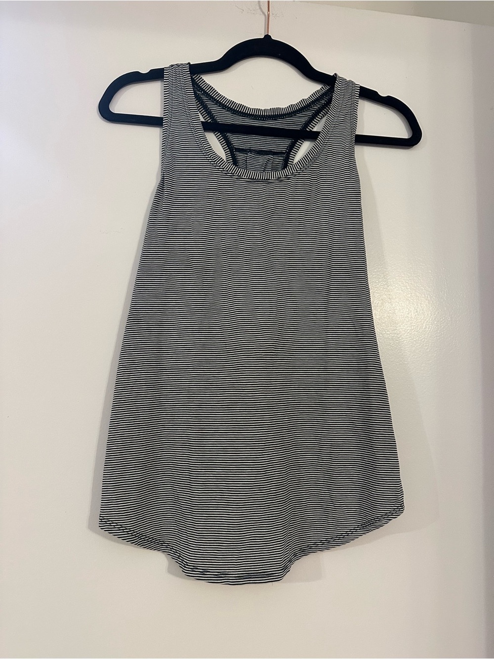 lululemon black and white striped tank top